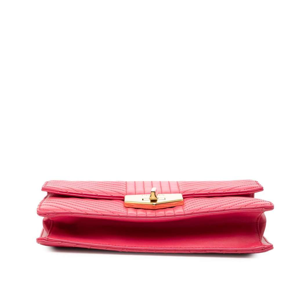 Prada Soft Calf Chevron Impunture Turn Lock Chain Crossbody Pink Leather Very good - Inside View