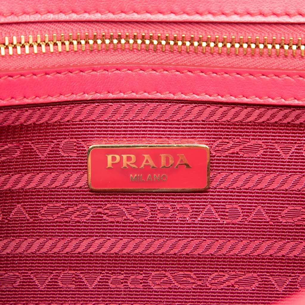 Prada Soft Calf Chevron Impunture Turn Lock Chain Crossbody Pink Leather Very good - Box View