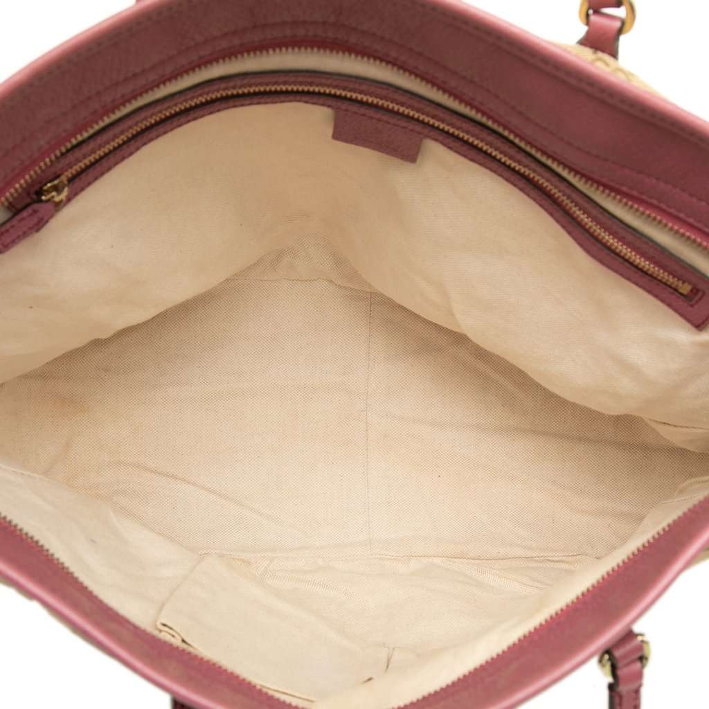 Gucci GG Canvas Bree Tote Beige Good condition - Model View