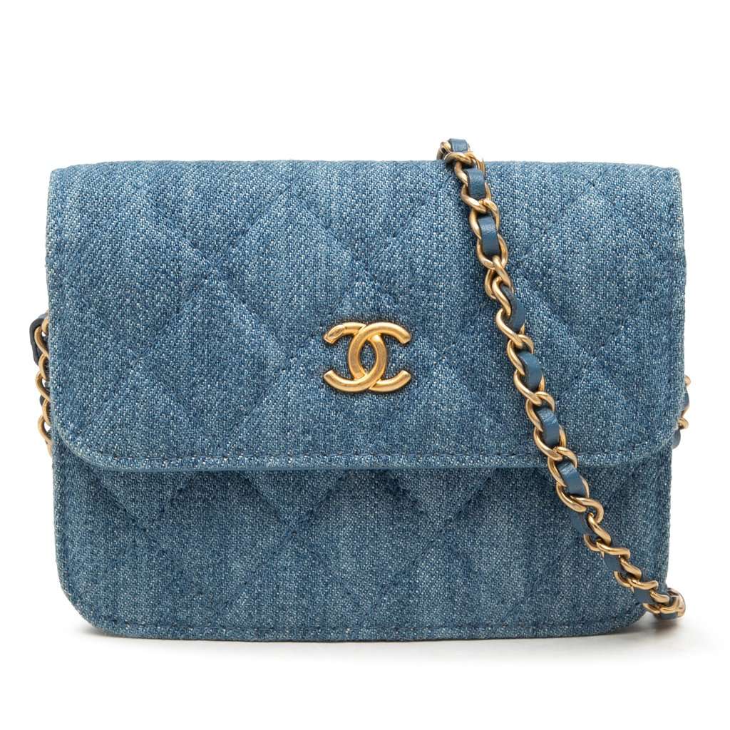 Chanel Mini Quilted Denim Pearl Crush Clutch with Chain Blue Very good condition - Front View