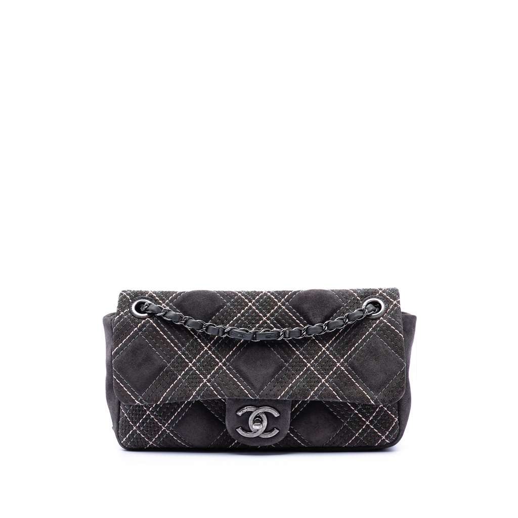 Chanel Paris Edinburgh Medium Stitched Suede Saltire Single Flap Navy Leather Very good - Front View