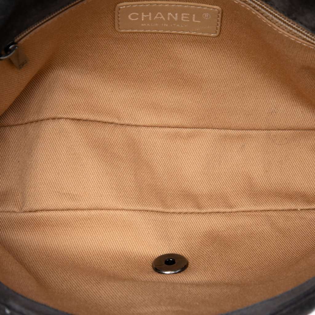 Chanel Paris Edinburgh Medium Stitched Suede Saltire Single Flap Navy Leather Very good - Model View