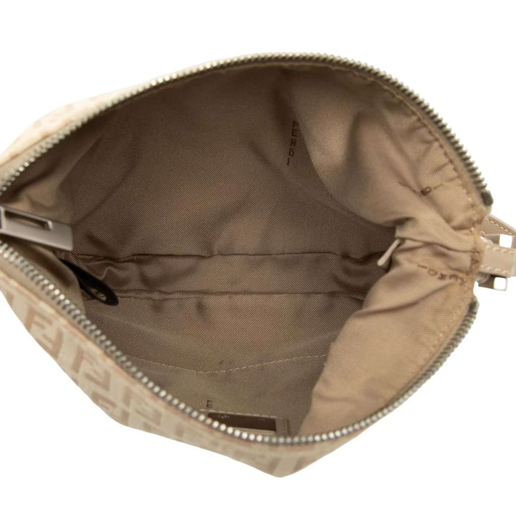 Fendi Zucchino Canvas Hobo Beige Very good condition - Model View
