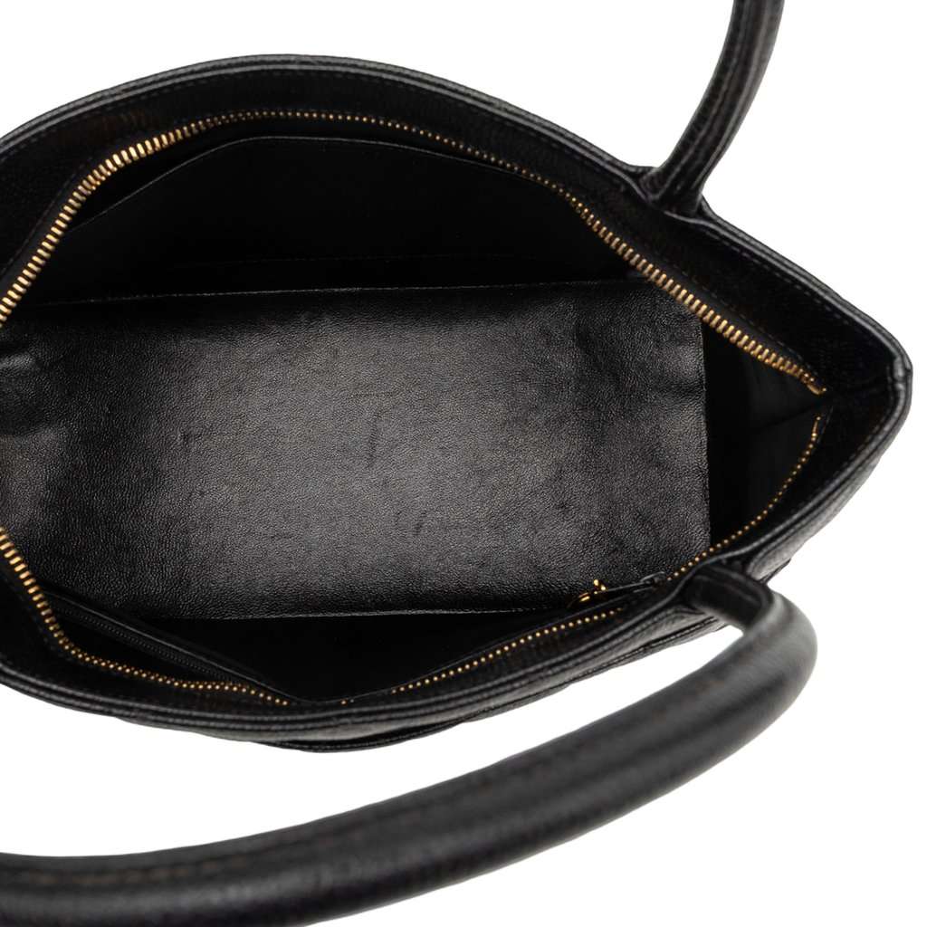 Chanel Caviar Medallion Tote Black Leather Very good condition - Model View