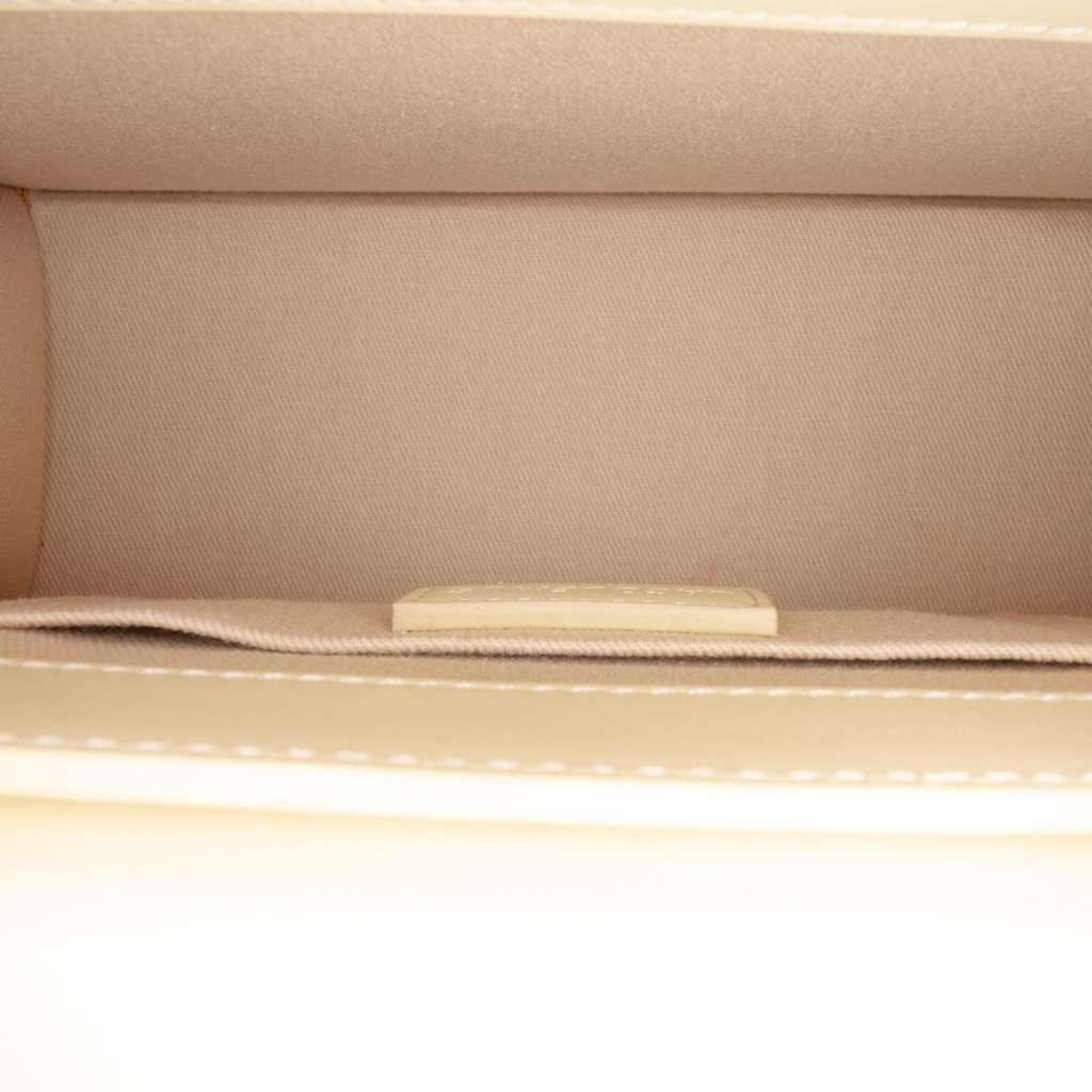 Jacquemus Smooth Calfskin Le Grand Chiquito Beige Leather Very good - Model View