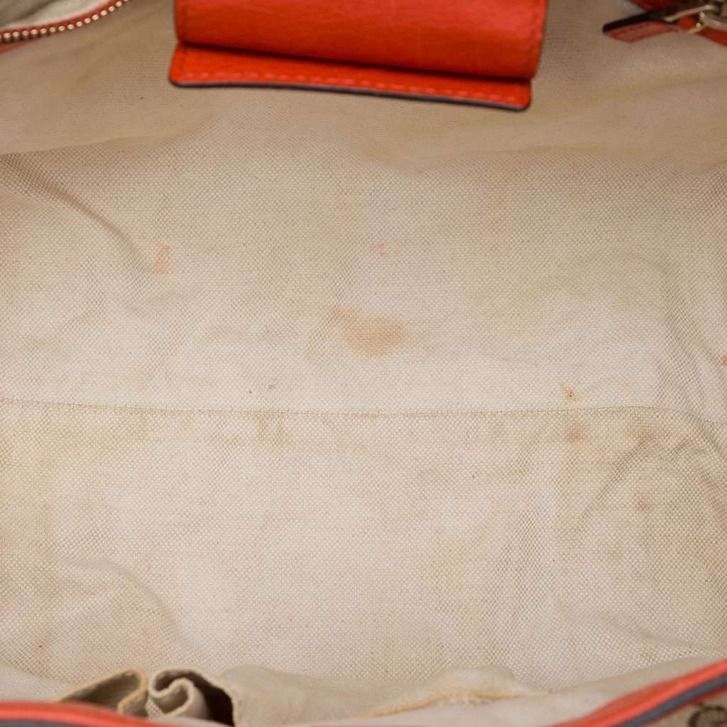 Gucci GG Canvas Miss GG Tote Beige Very good - Model View