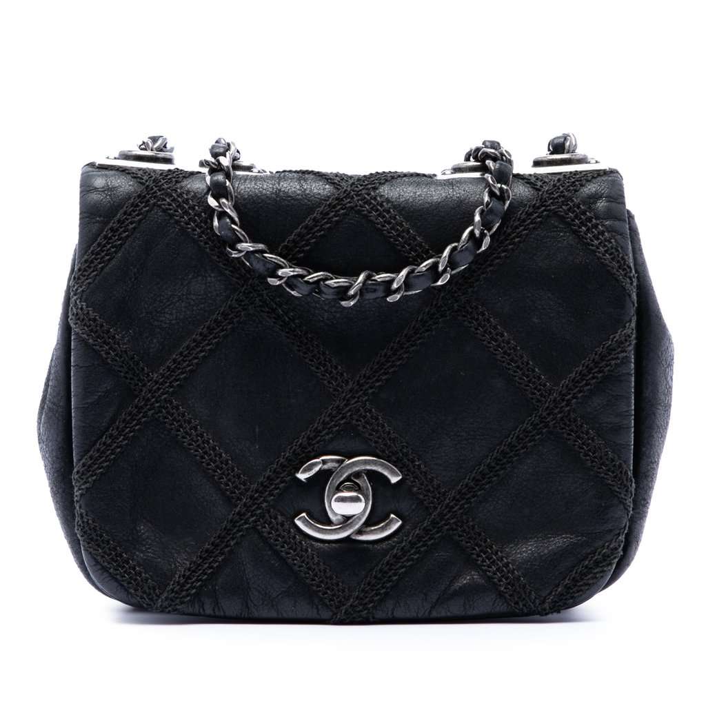 Chanel Mini CC Iridescent Calfskin Diamond Stitch Flap Black Leather Very good - Front View
