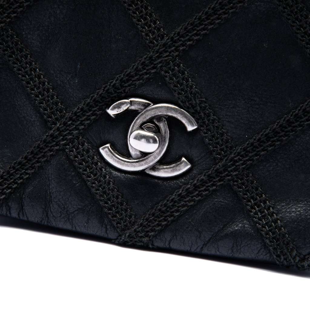Chanel Mini CC Iridescent Calfskin Diamond Stitch Flap Black Leather Very good - Box View