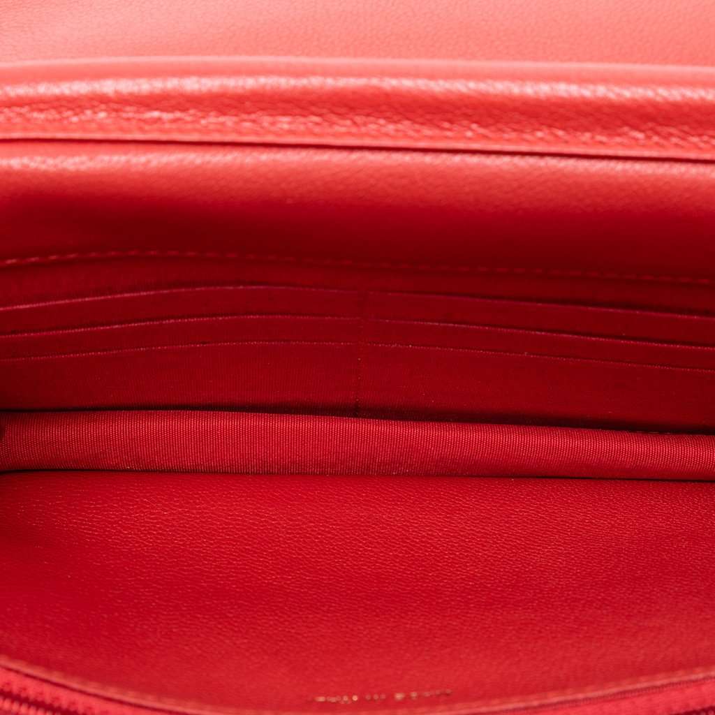 Chanel CC Diagonal Quilted Goatskin Wallet On Chain Red Leather Very good condition - Model View