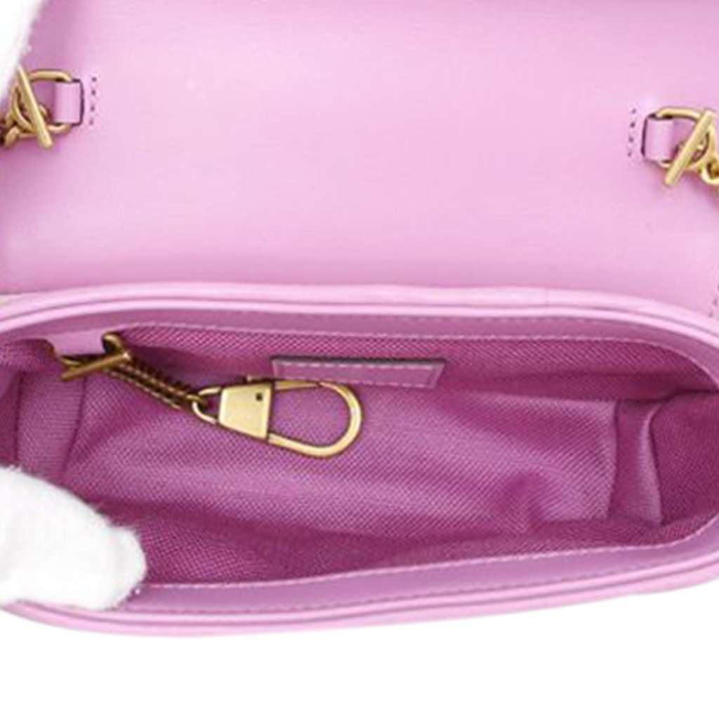 Gucci Super Mini GG Marmont Matelasse GG Canvas Flap Crossbody Purple Very good condition - Model View