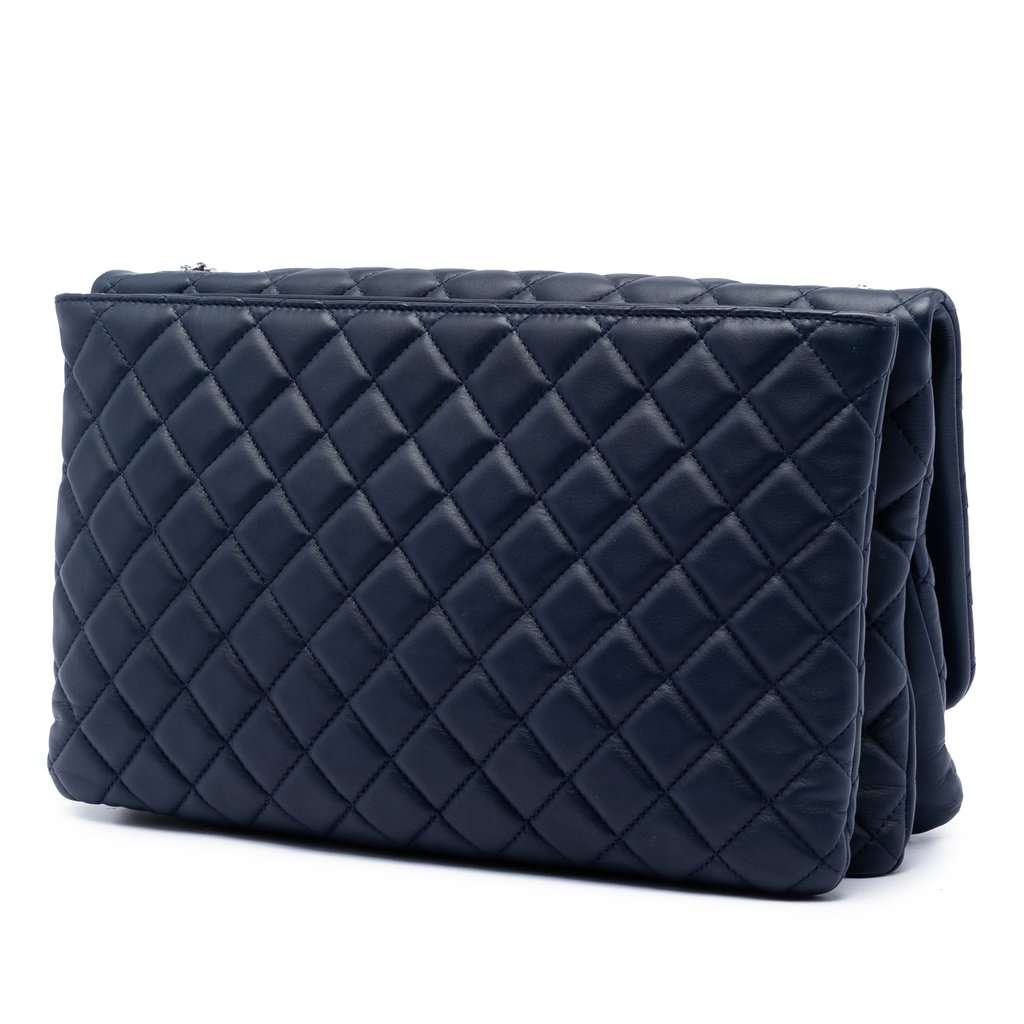 Chanel Maxi CC Quilted Lambskin 3 Compartment Flap Blue Leather Very good condition - Back View