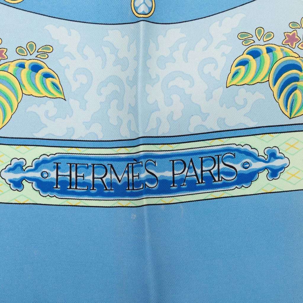 Hermès Nikko Silk Scarf 90 Blue Very good condition - Back View