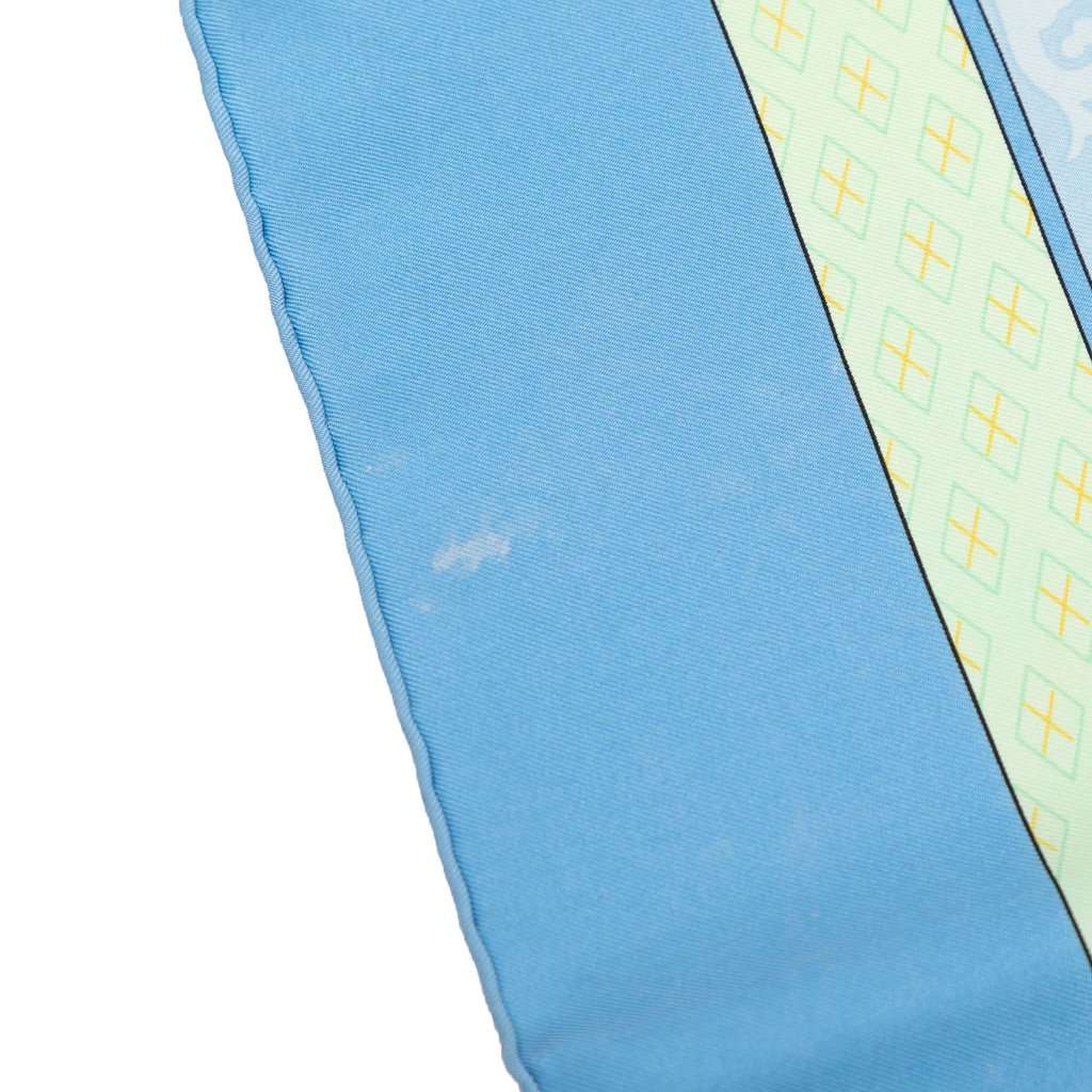 Hermès Nikko Silk Scarf 90 Blue Very good condition - Model View