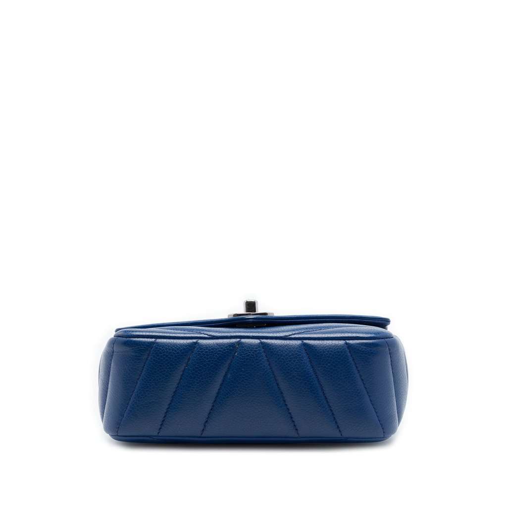 Chanel Mini Caviar Chevron Data Center Envelope Flap Blue Leather Very good condition - Inside View
