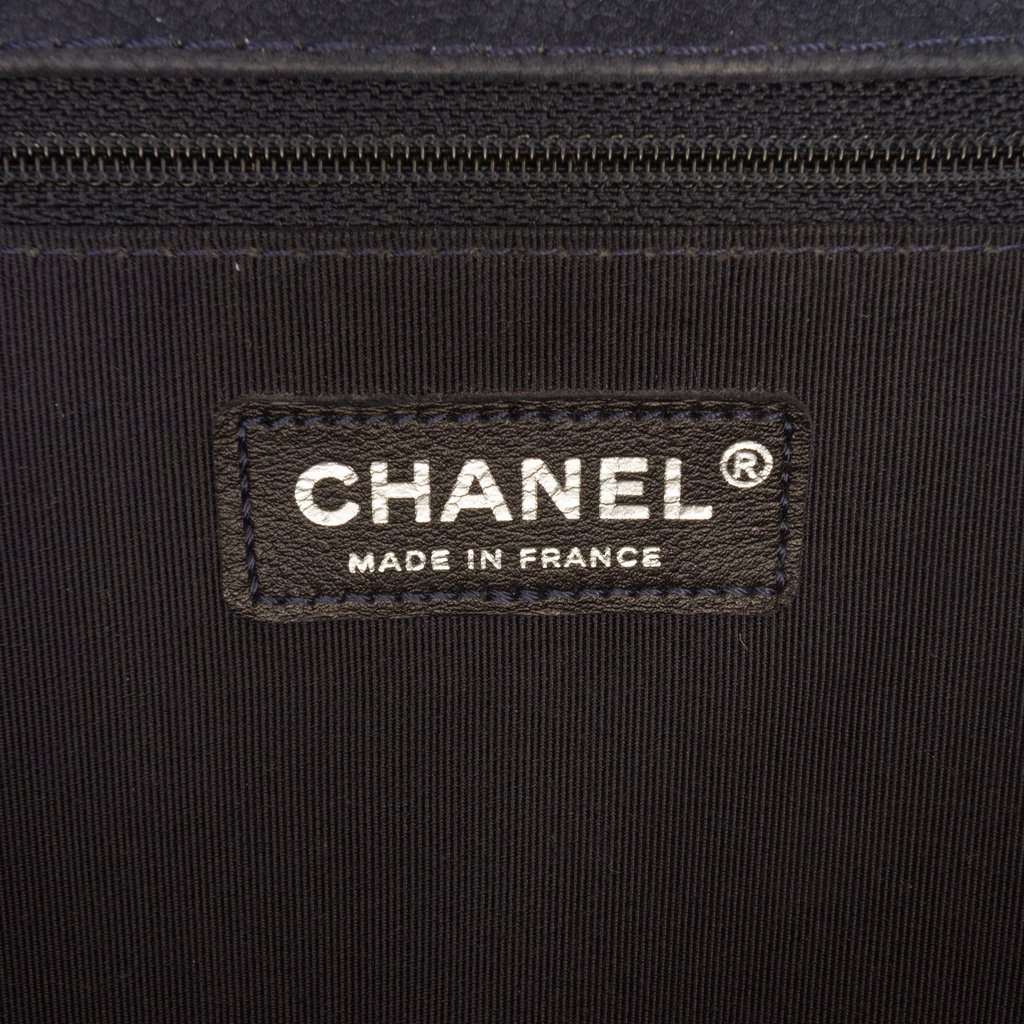 Chanel Large Iridescent Quilted Caviar Boy Flap Blue Leather Very good condition - Box View