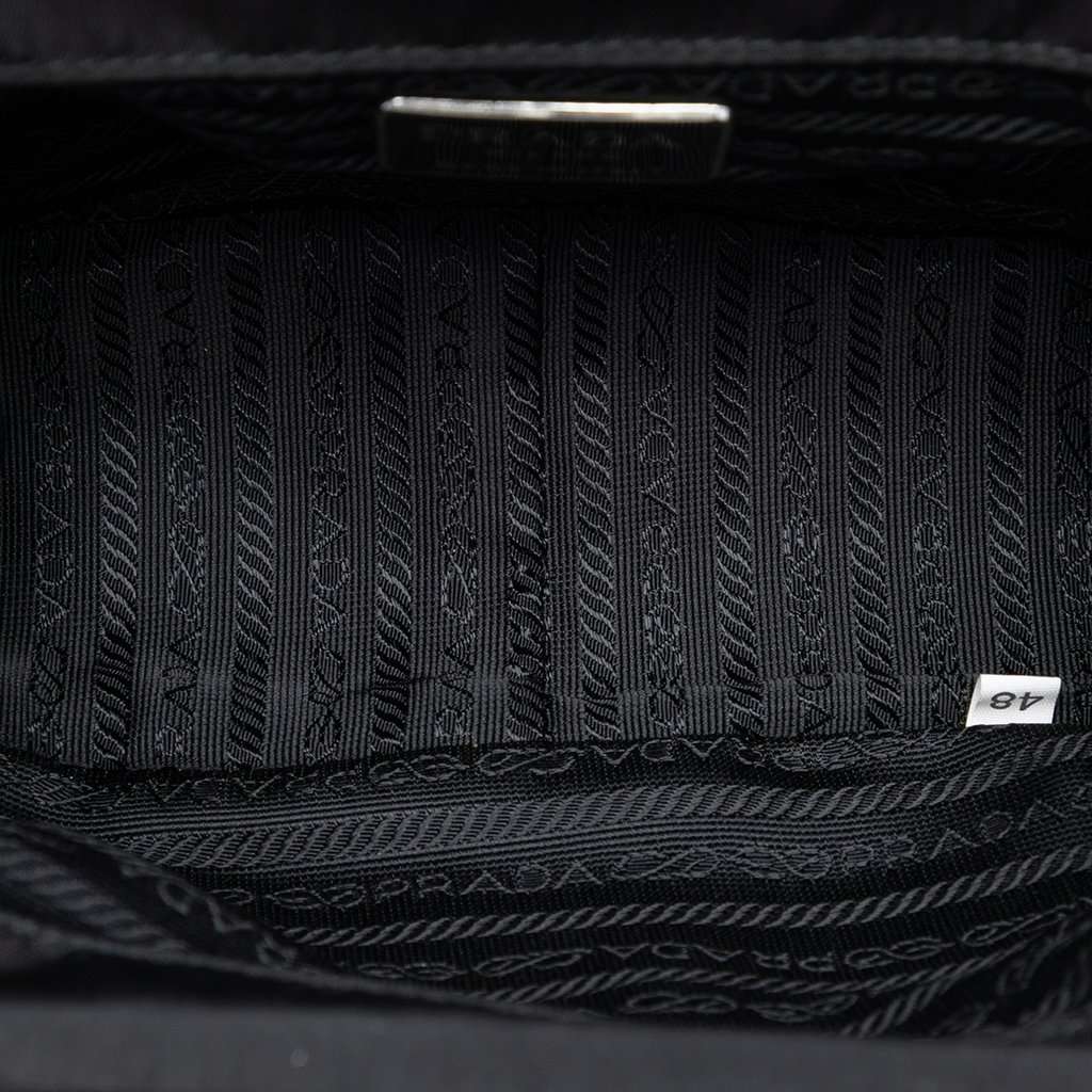 Prada Tessuto Kisslock Frame Chain Crossbody Black Very good condition - Model View