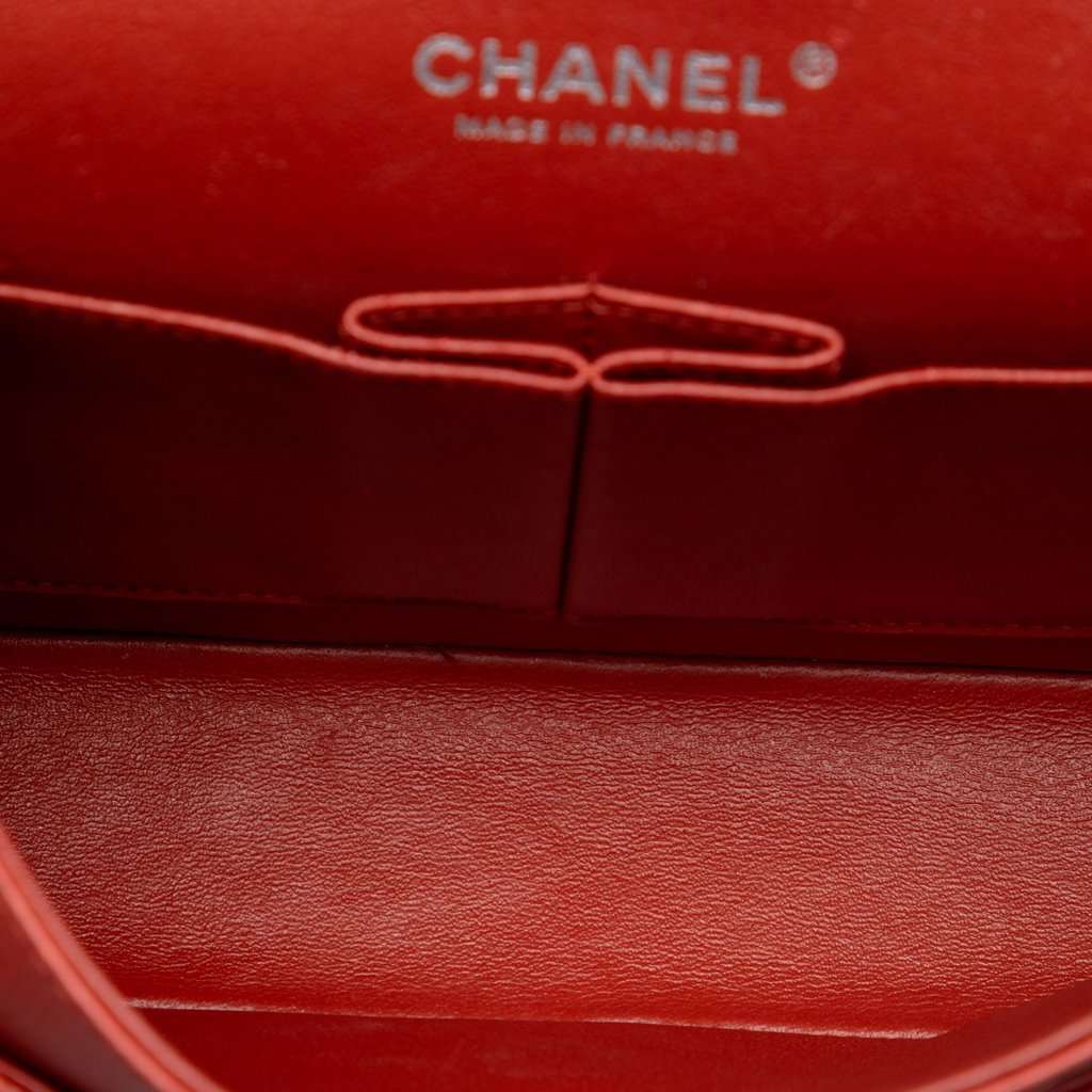 Chanel Medium Classic Caviar Double Flap Red Leather Very good condition - Model View