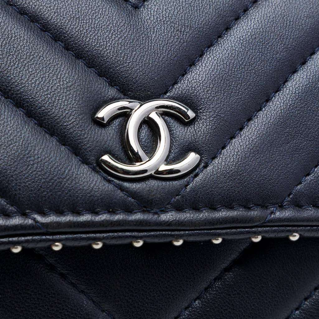 Chanel CC Chevron Lambskin Studded Wallet On Chain Blue Leather Very good - Box View