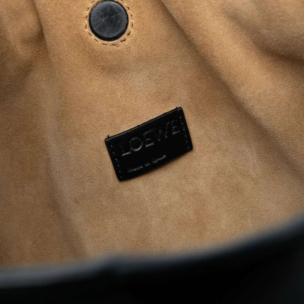 Loewe Calfskin Ondas Flamenco Knot Crossbody Black Leather Very good condition - Box View