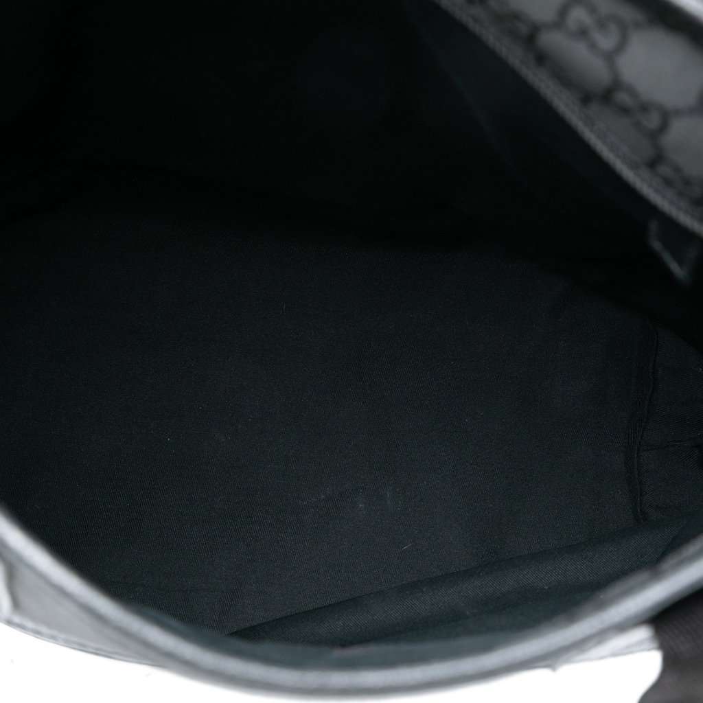 Gucci GG Nylon Tote Black Very good condition - Model View
