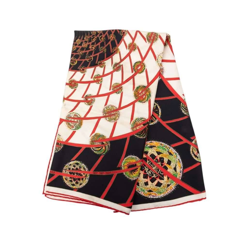 Hermès Les Feux de L Espace Silk Scarf 90 White Very good condition - Front View