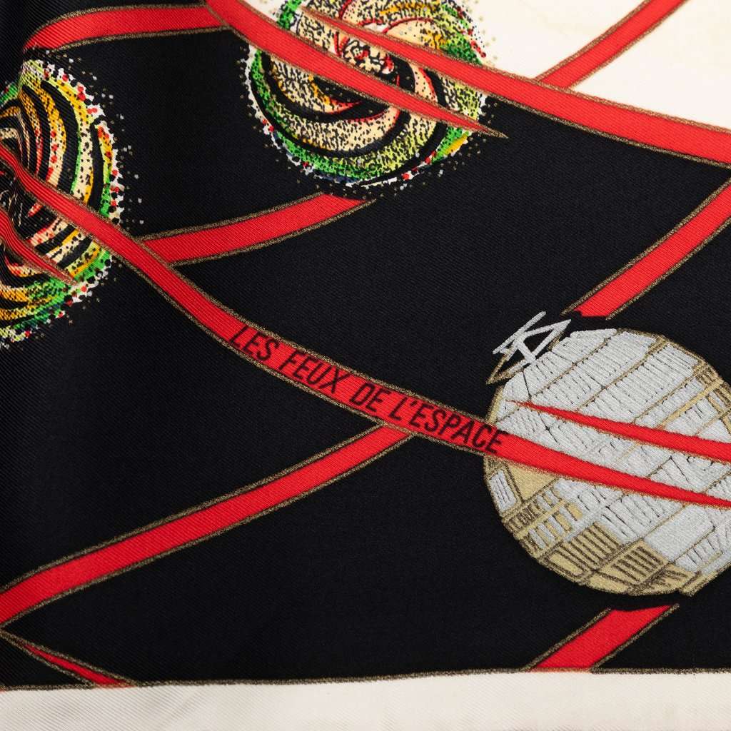 Hermès Les Feux de L Espace Silk Scarf 90 White Very good condition - Model View