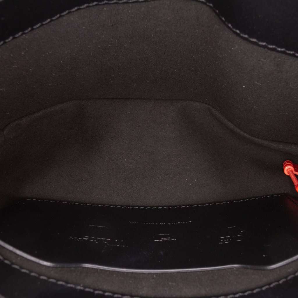 Off-White Embossed Leather Diag Binder Clip Flap Black Leather Very good - Model View