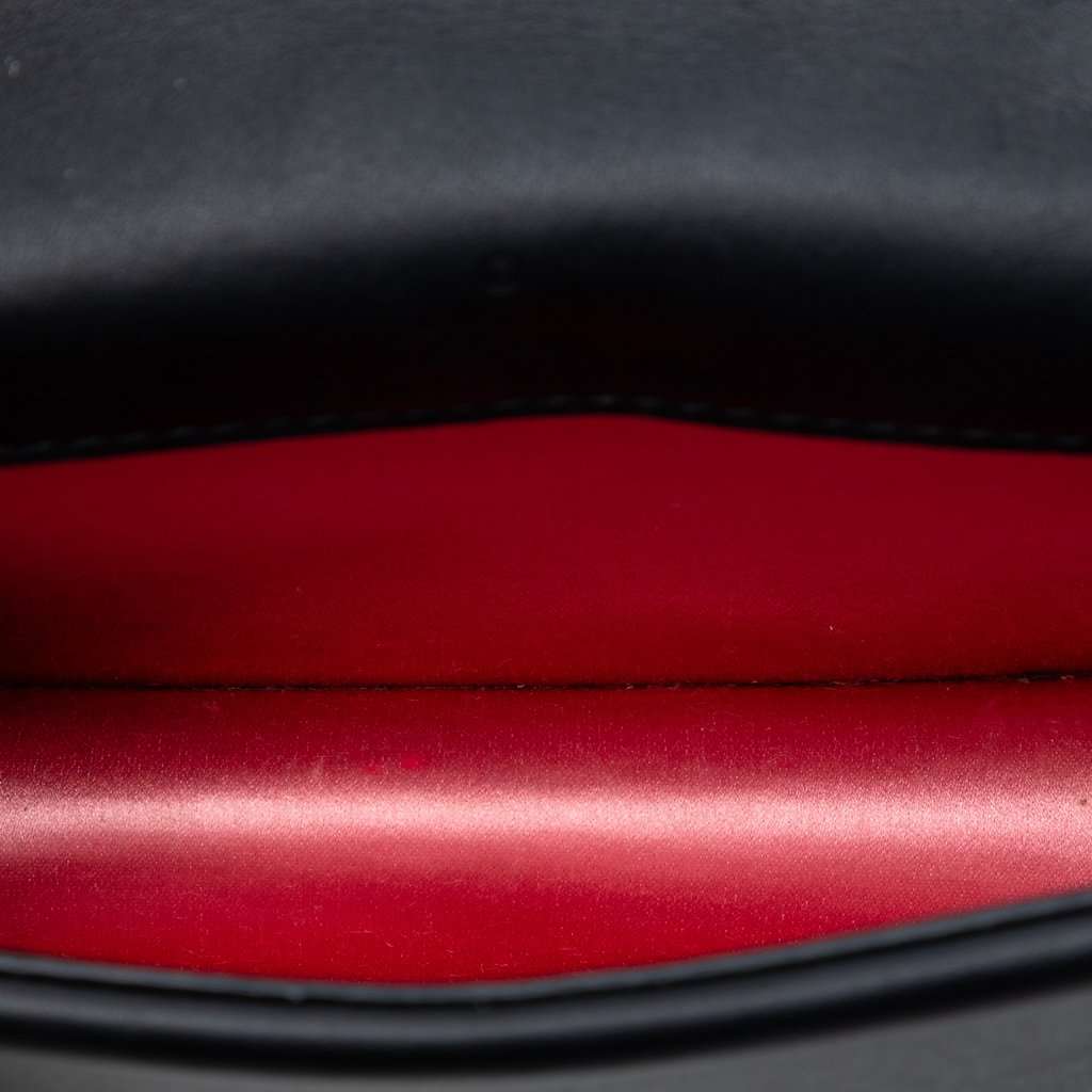 Gucci Mini Crystal Embellished Velvet Dionysus Crossbody Black Very good condition - Model View
