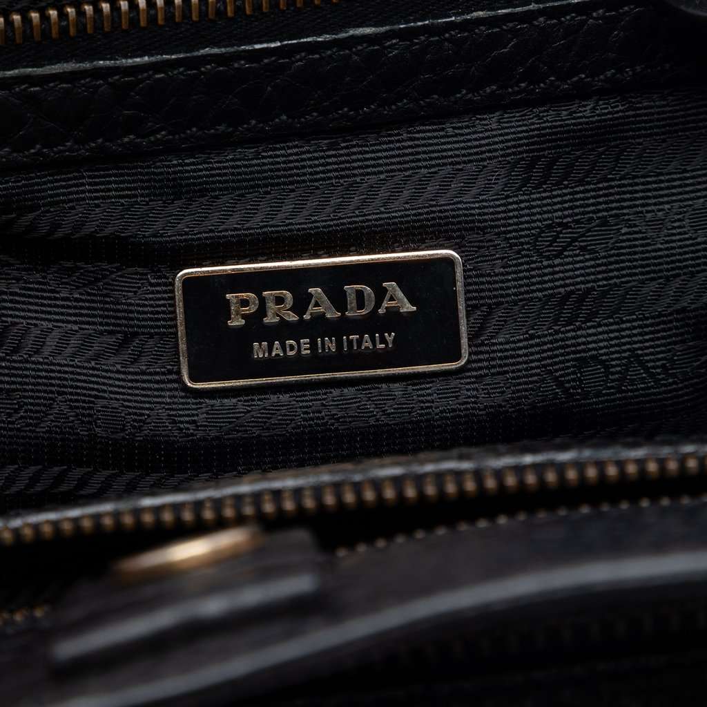 Prada Berlino Trimmed Tessuto Shoulder Bag Black Very good condition - Box View