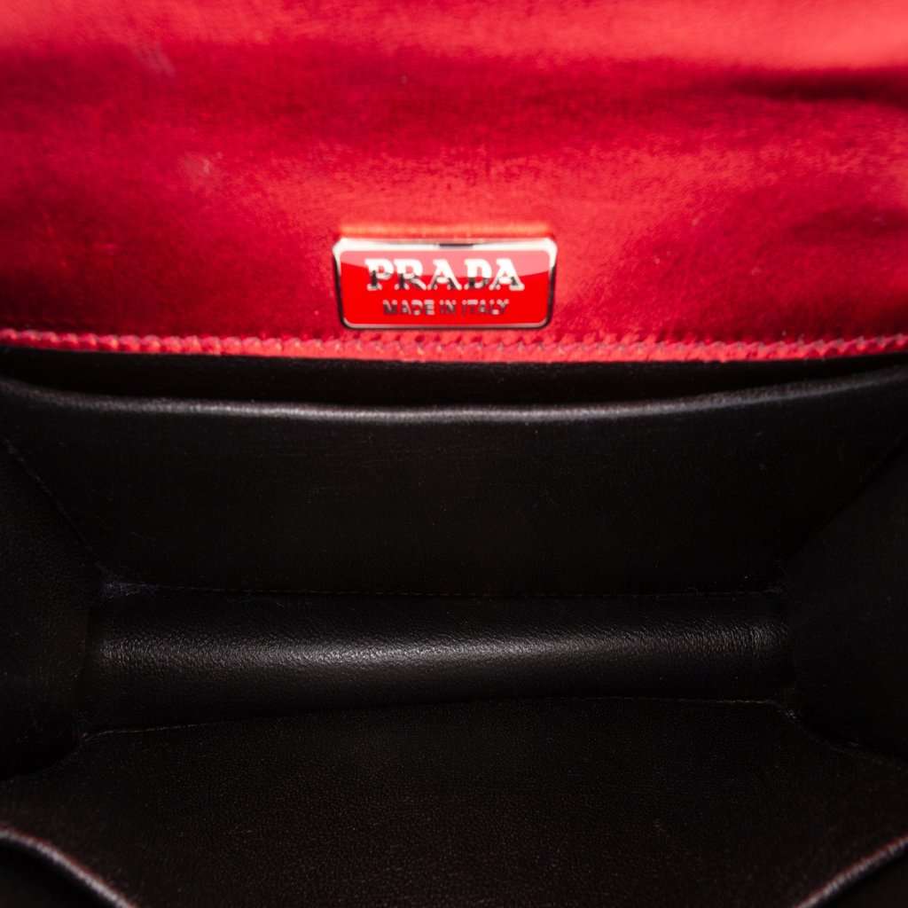 Prada Saffiano Trimmed Metallic Vitello Cahier Bag Red Leather Very good - Model View