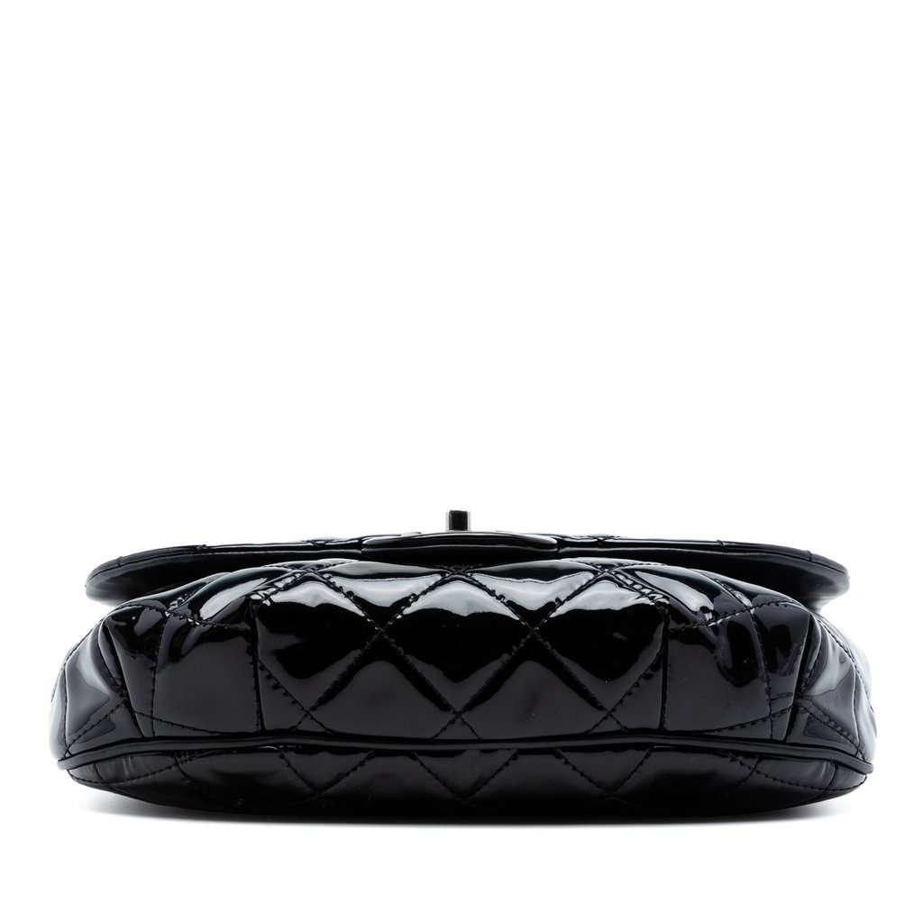 Chanel Medium Quilted Patent Bubble CC Flap Black Leather Very good condition - Inside View
