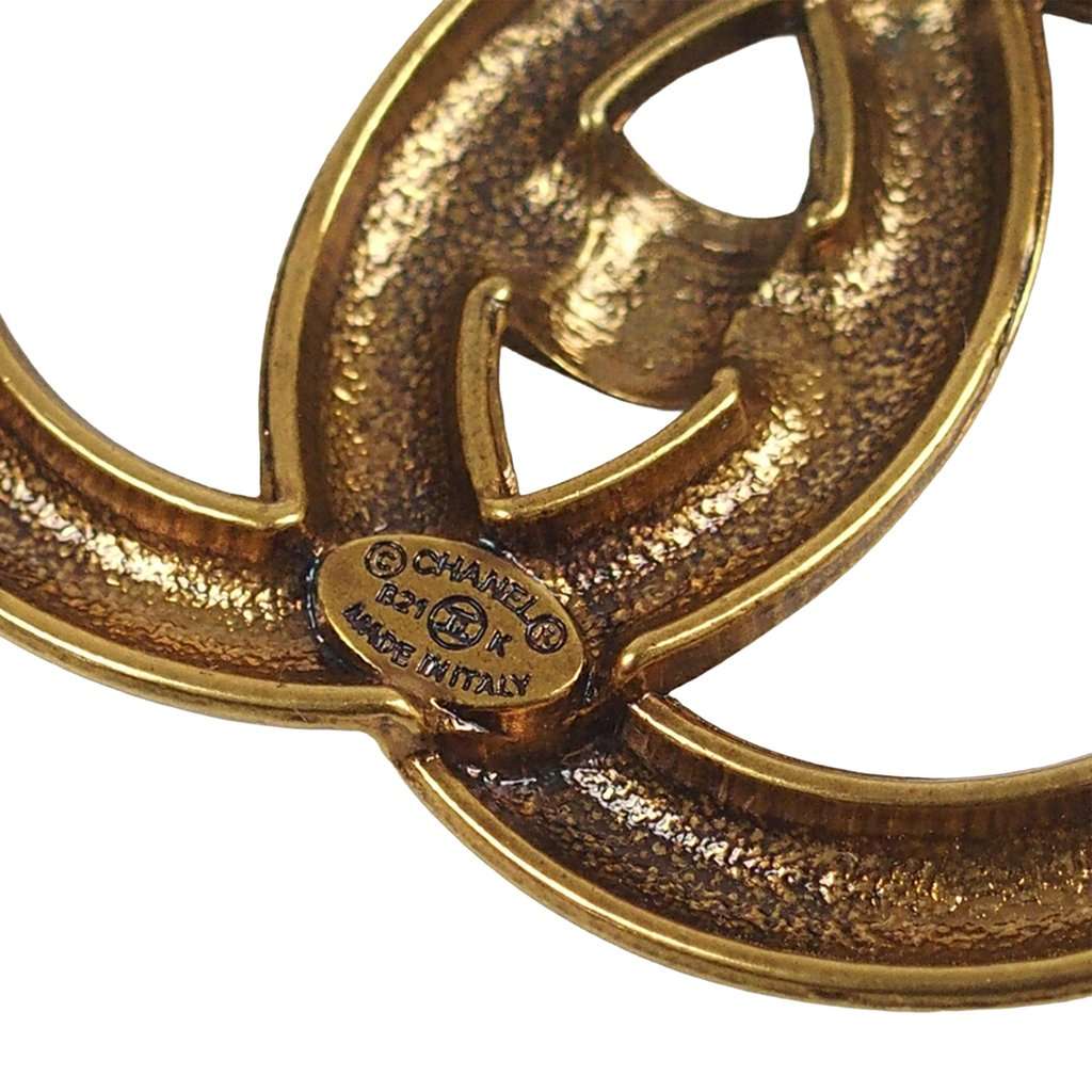 Chanel CC Gold Plated Turnlock Brooch Gold Metal Very good condition - Box View
