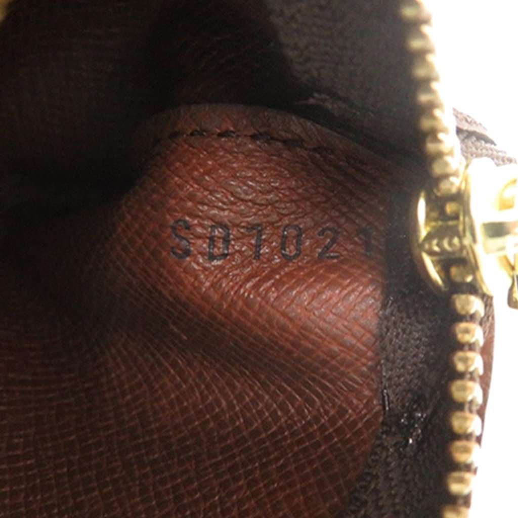 Louis Vuitton Monogram Key Pouch Brown Very good condition - Model View