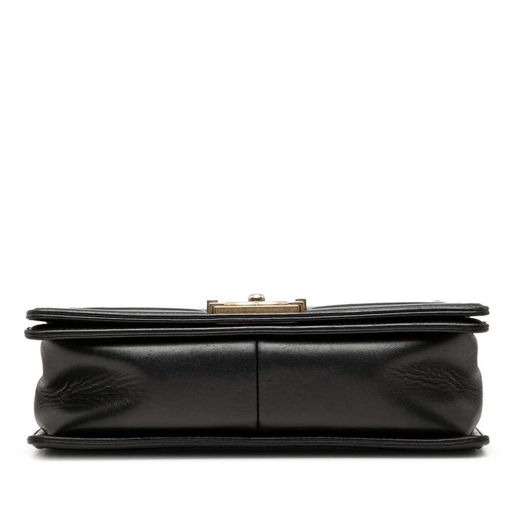 Chanel Medium Quilted Lambskin Boy Flap Black Leather Very good condition - Inside View