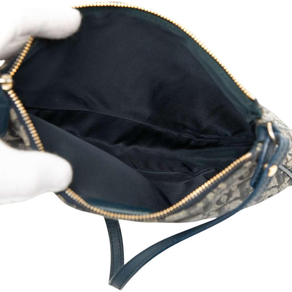 Dior Mini Diorissimo Canvas Saddle Pochette Blue Good condition - Model View