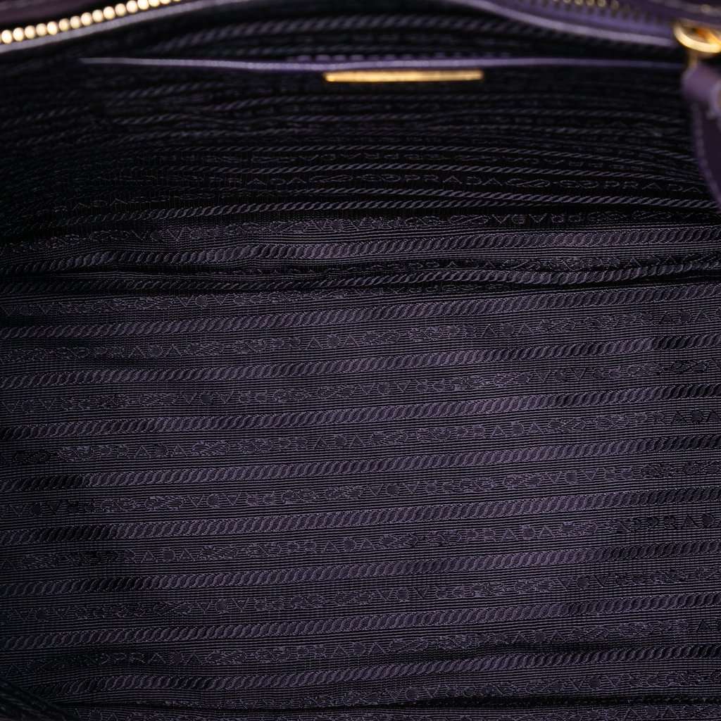 Prada Saffiano Vernice Parabole Tote Purple Leather Very good condition - Model View