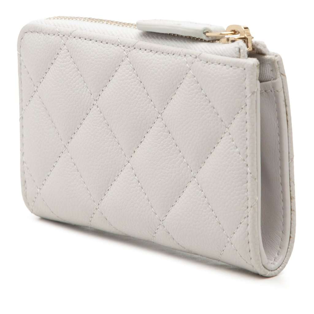 Chanel CC Quilted Caviar Zip Around Card Holder White Leather Very good condition - Back View