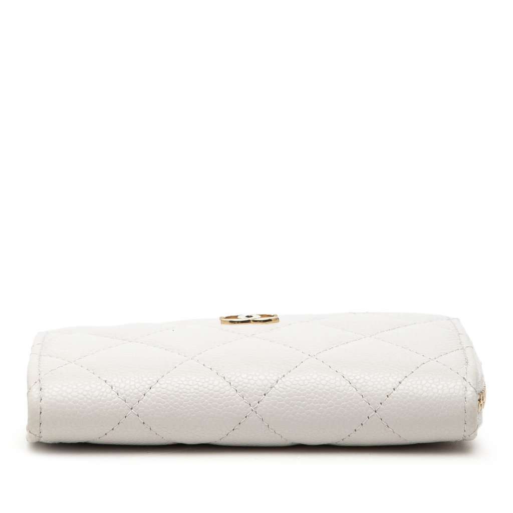 Chanel CC Quilted Caviar Zip Around Card Holder White Leather Very good condition - Inside View