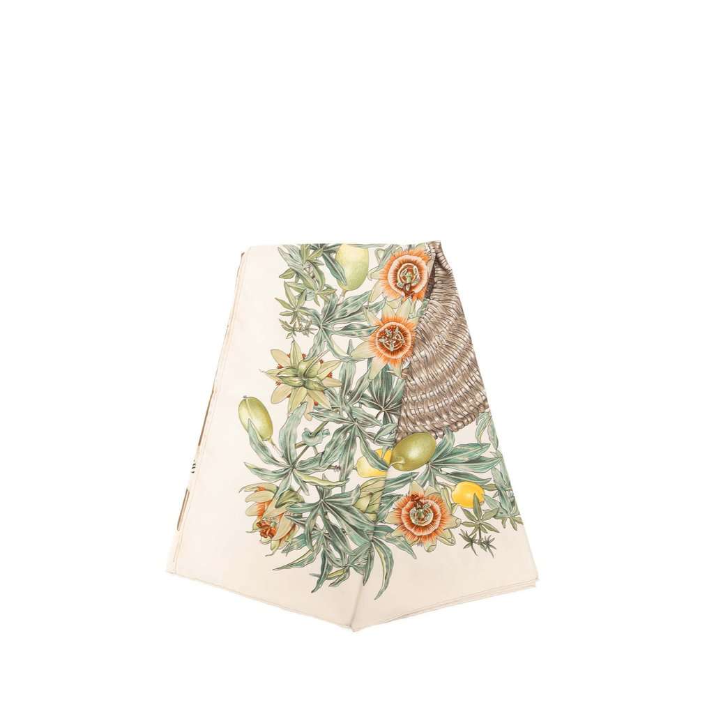 Hermès Passiflores Silk Scarf 90 White Very good condition - Front View