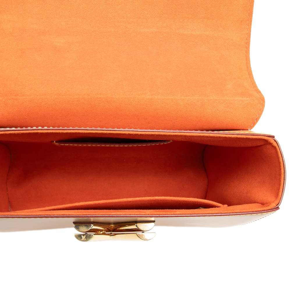 Louis Vuitton Grace Coddington Monogram Catogram Twist MM White Very good condition - Model View