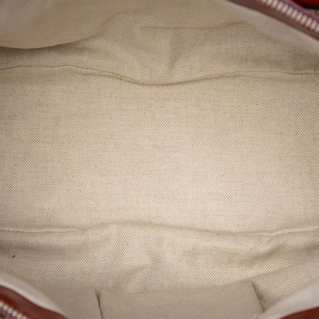 Gucci GG Canvas Sukey Satchel Beige Very good - Model View