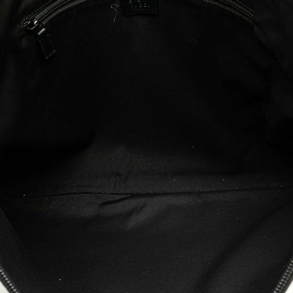 Gucci GG Nylon Crossbody Black Very good condition - Model View