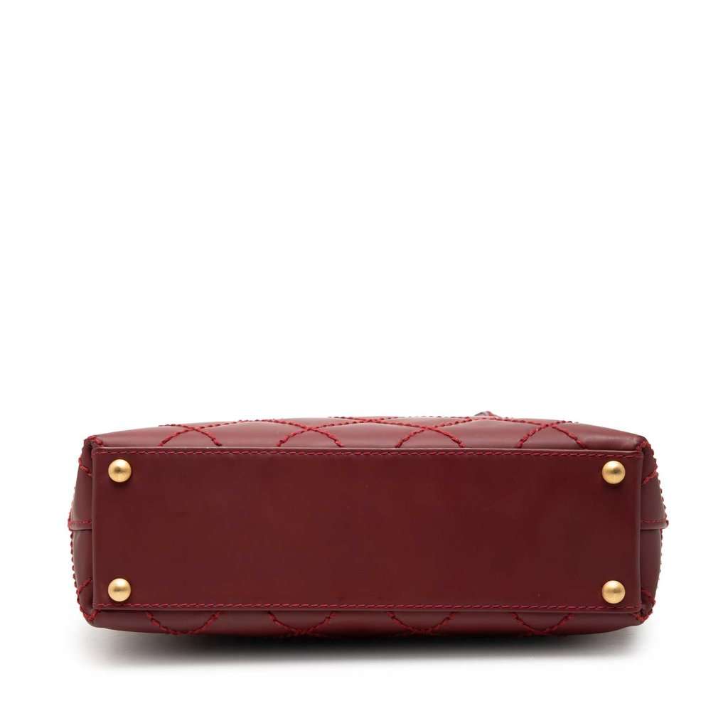 Chanel Small CC Calfskin Surpique Tote Red Leather Good condition - Inside View
