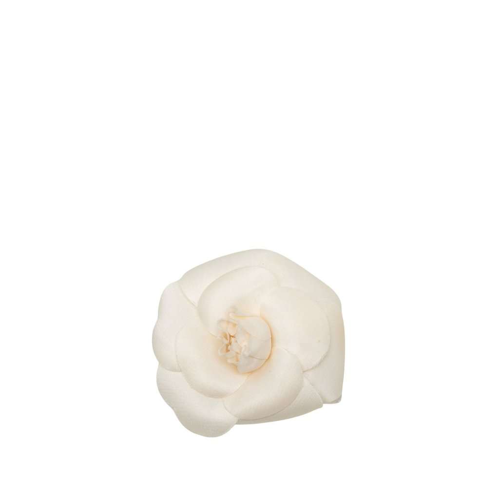 Chanel Canvas Camellia Brooch White Very good - Front View