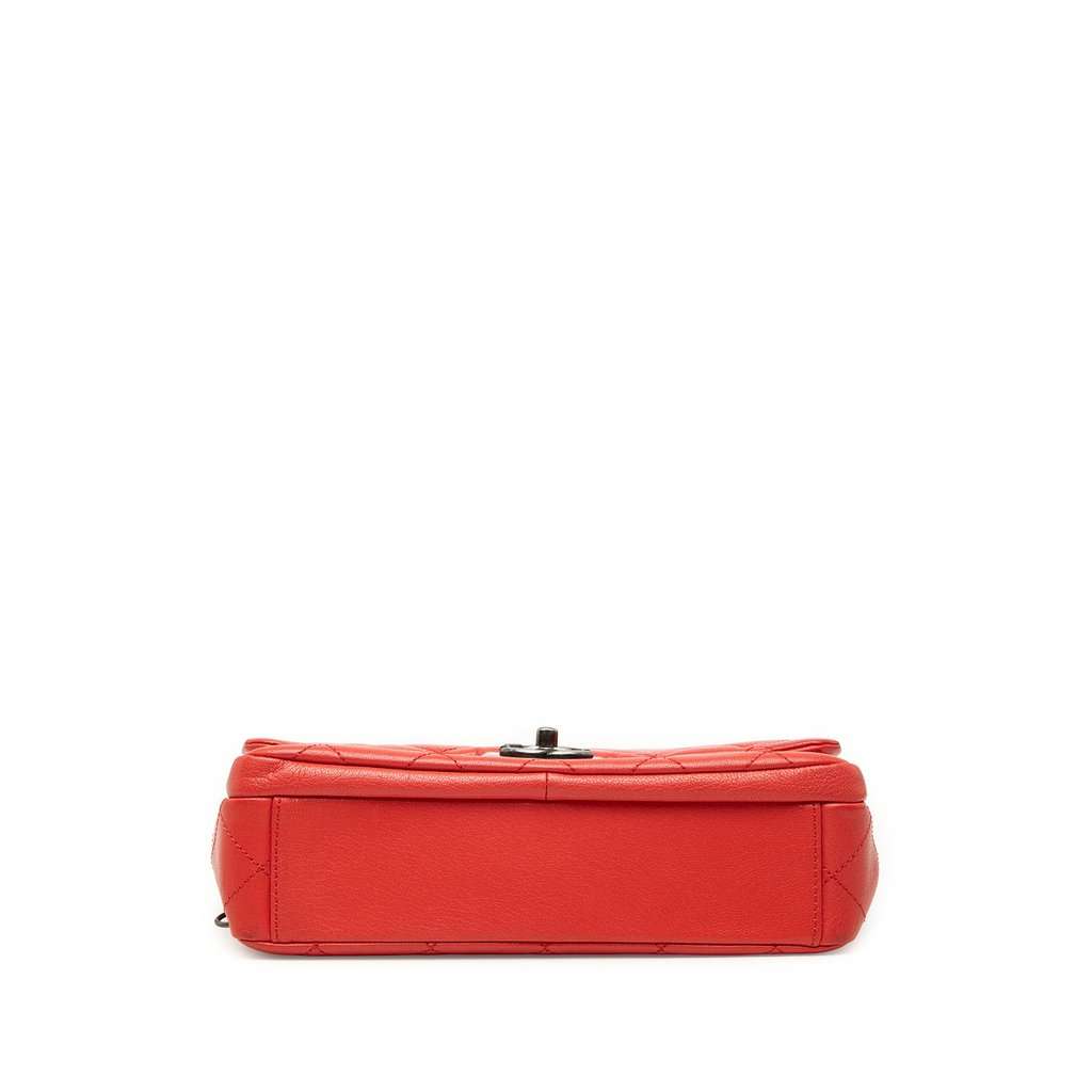 Chanel Small Quilted Goatskin Double Carry Waist Chain Flap Red Leather Very good condition - Inside View