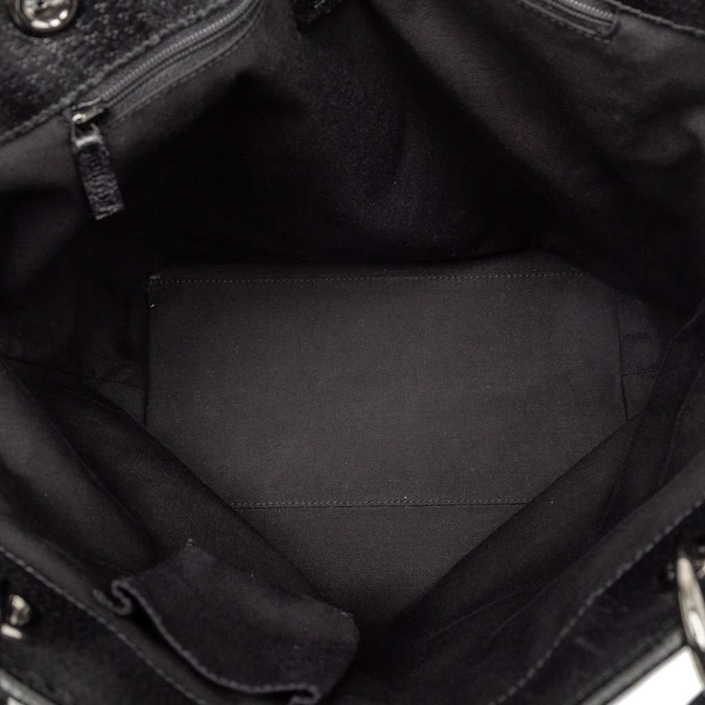 Gucci Large GG Canvas Eclipse Tote Black Very good condition - Model View