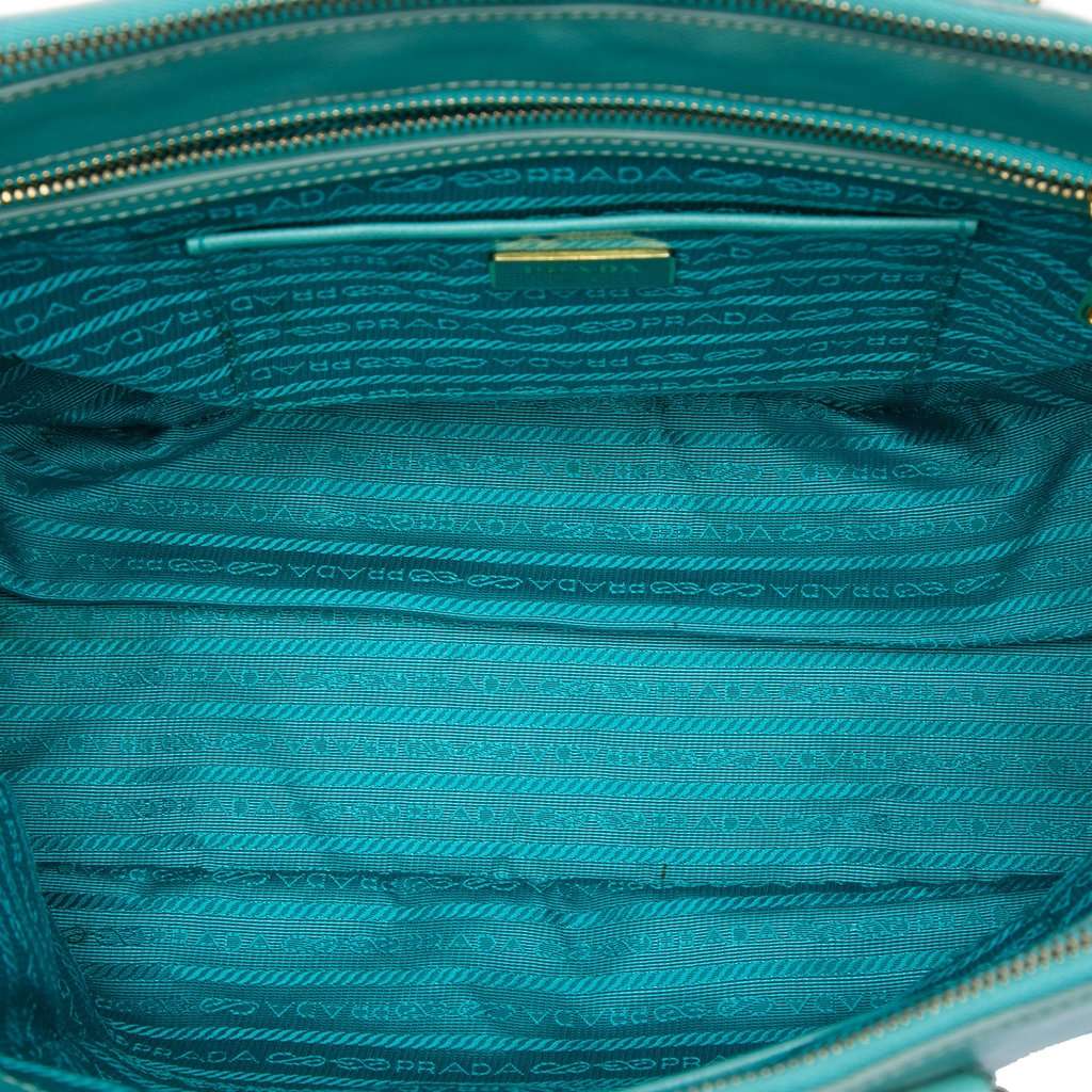 Prada Large Saffiano Lux Galleria Double Zip Tote Blue Leather Very good - Model View