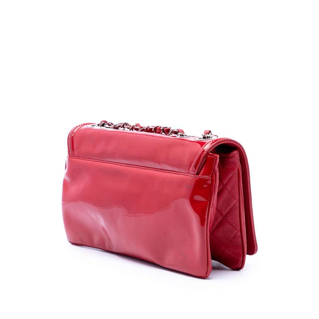 Chanel CC Patent Lipstick Ligne Flap Red Leather Very good condition - Back View