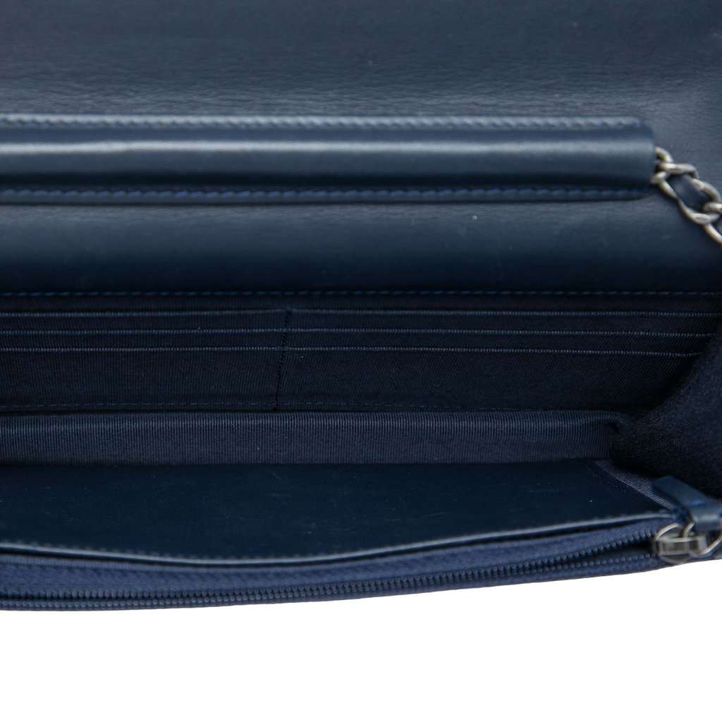 Chanel Printed Denim and Calfskin Gabrielle Wallet On Chain Blue Very good condition - Model View