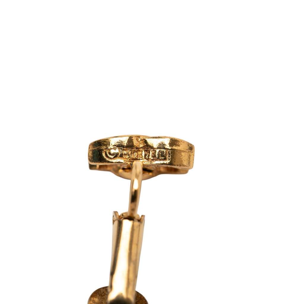 Chanel CC Gold Plated Clip On Earrings Gold Metal Very good condition - Model View